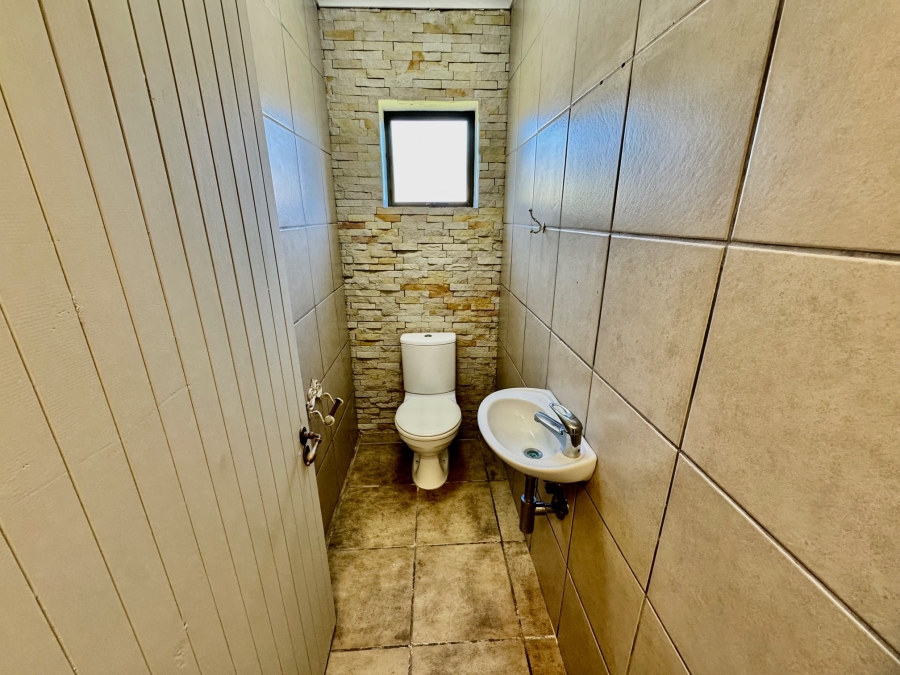 4 Bedroom Property for Sale in Stilbaai Wes Western Cape